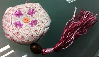 бискорню с французскими узелками