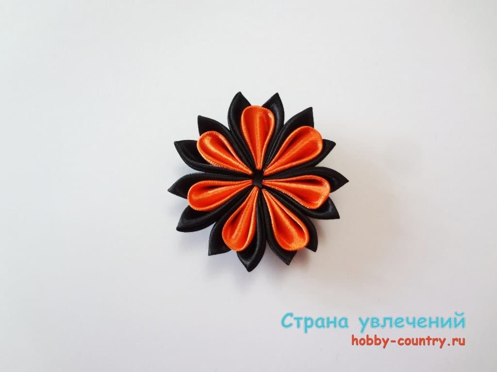 Брошь георгиевская лента канзаши