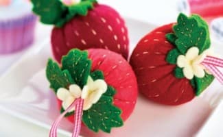 клубника игольница выкройка