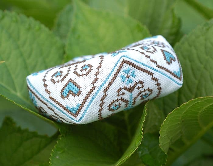Схема для вышивки бискорню в двух размерах
